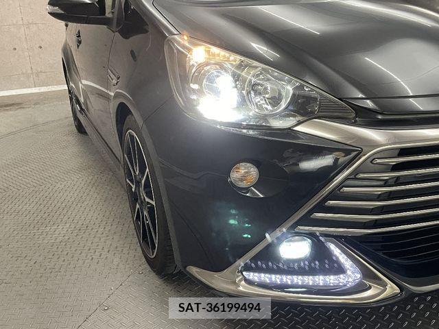 Toyota AQUA 2016-05 344579-13