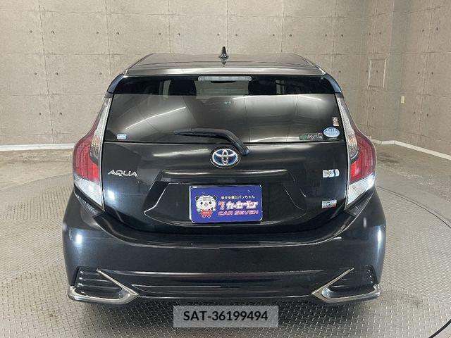 Toyota AQUA 2016-05 344579-10