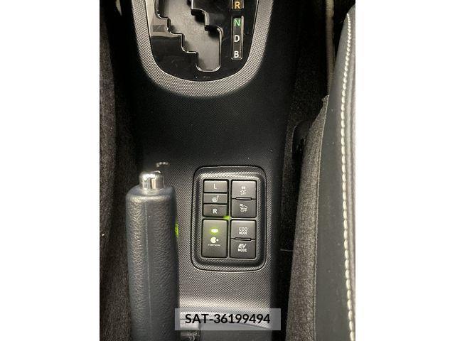 Toyota AQUA 2016-05 344579-24