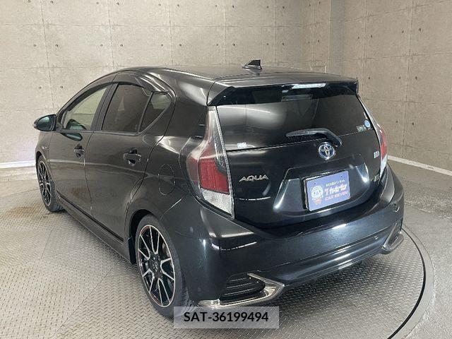 Toyota AQUA 2016-05 344579-2