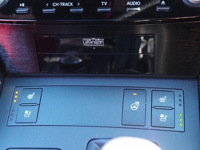 Lexus IS 2021-05 189996-26