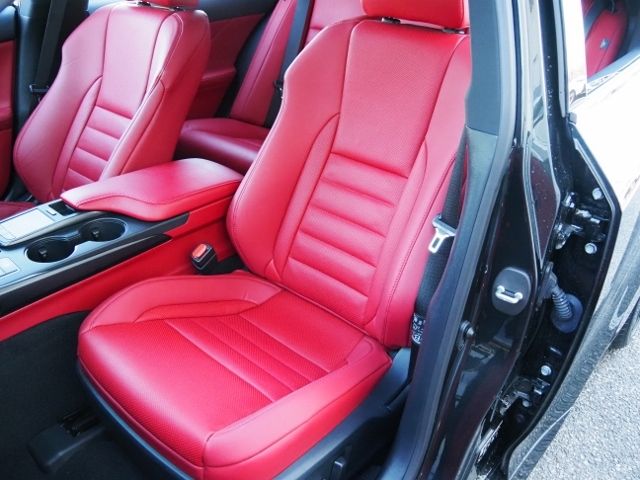 Lexus IS 2021-05 189996-15