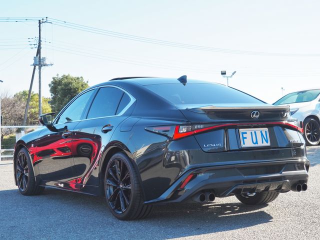 Lexus IS 2021-05 189996-5