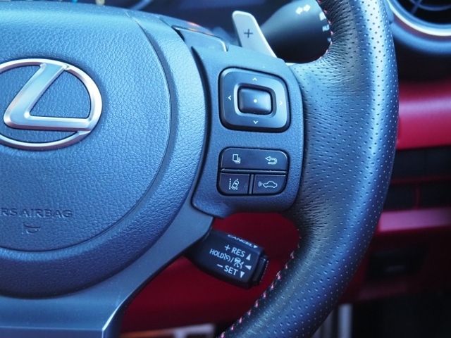Lexus IS 2021-05 189996-18