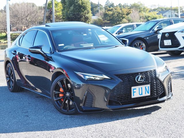 Lexus IS 2021-05 189996-2