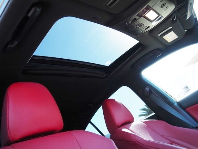 Lexus IS 2021-05 189996-12