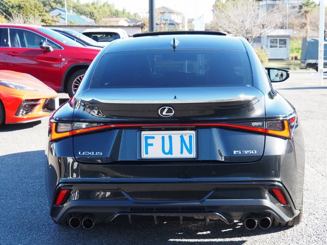 Lexus IS 2021-05 189996-6