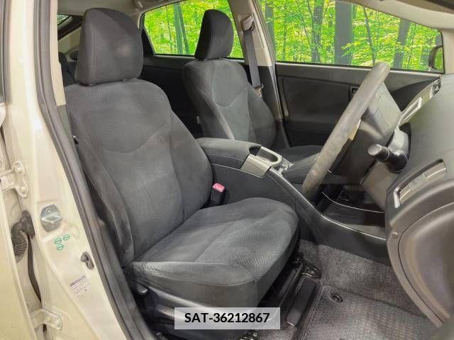 Toyota PRIUS 2012-06 377457-9