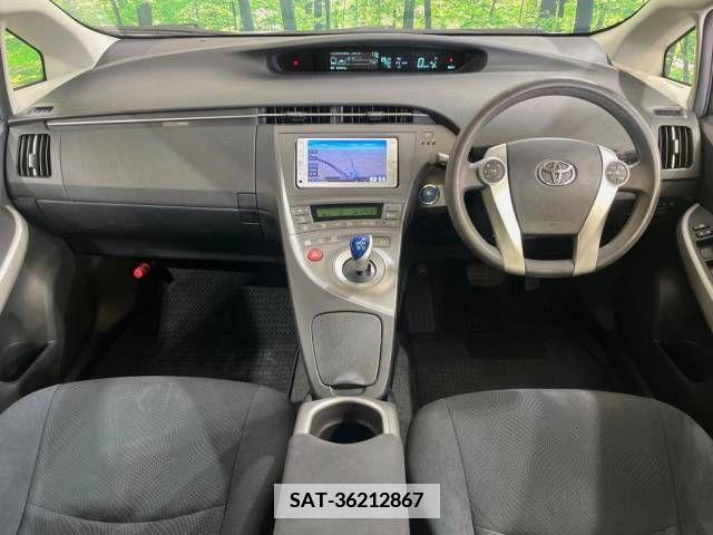 Toyota PRIUS 2012-06 377457-1