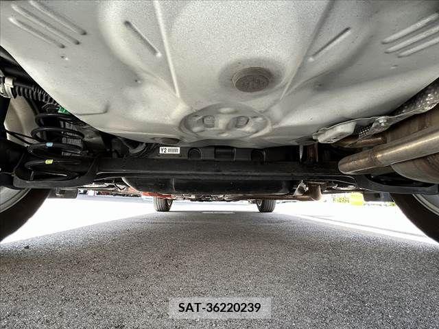 Toyota AQUA 2019-04 243515-18