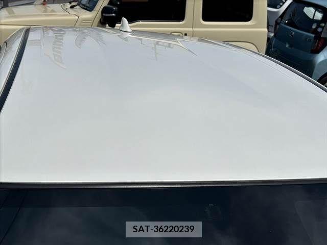 Toyota AQUA 2019-04 243515-17