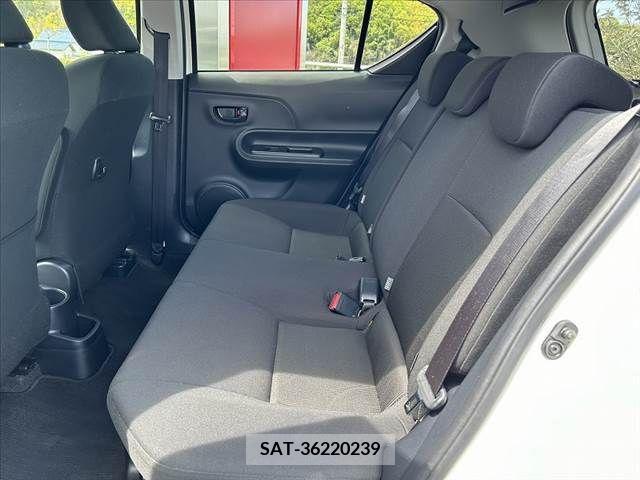 Toyota AQUA 2019-04 243515-13