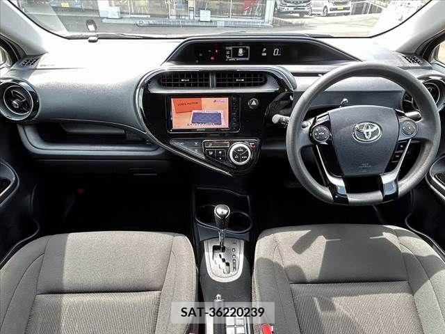 Toyota AQUA 2019-04 243515-1