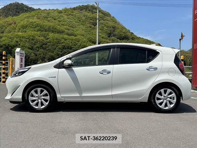 Toyota AQUA 2019-04 243515-8