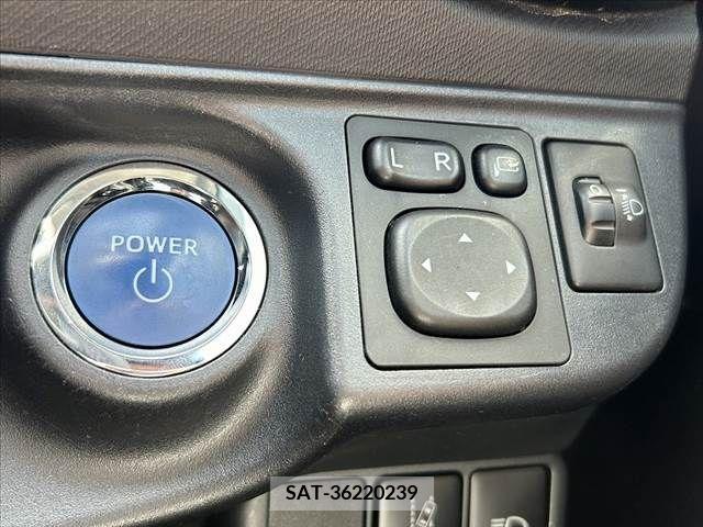 Toyota AQUA 2019-04 243515-6