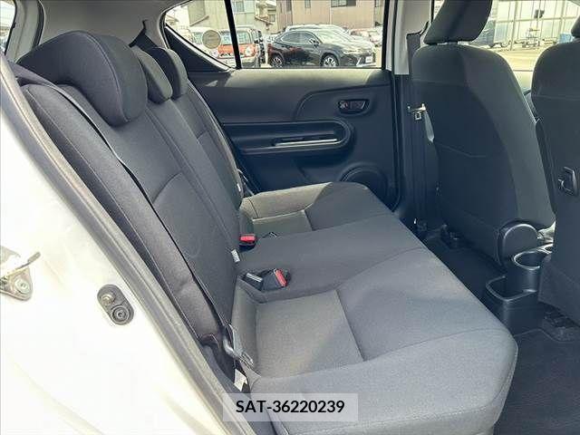 Toyota AQUA 2019-04 243515-24