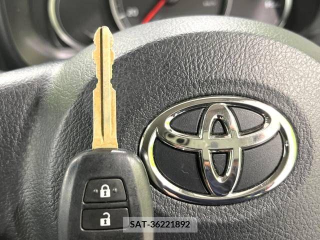 Toyota VITZ 2013-10 370176-6