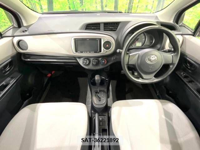 Toyota VITZ 2013-10 370176-1