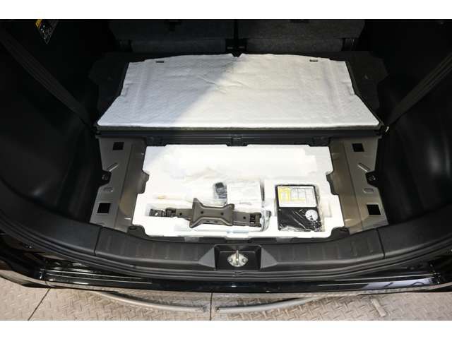 Suzuki SPACIA 2017-08 9463-13