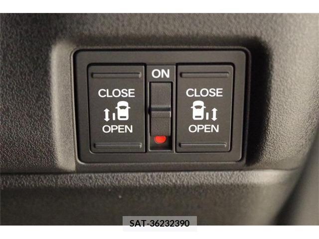 Honda N BOX CUSTOM 2023-10 210902-2