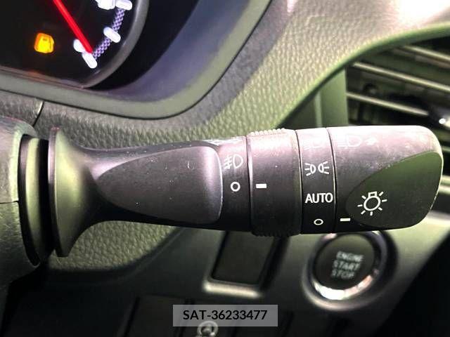 Toyota VOXY 2014-09 321413-8