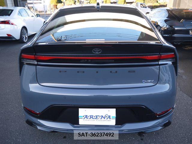 Toyota PRIUS 2023-05 226541-19