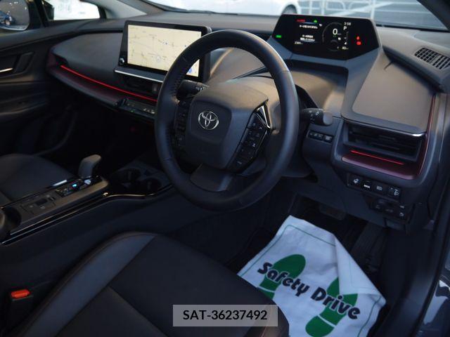 Toyota PRIUS 2023-05 226541-4