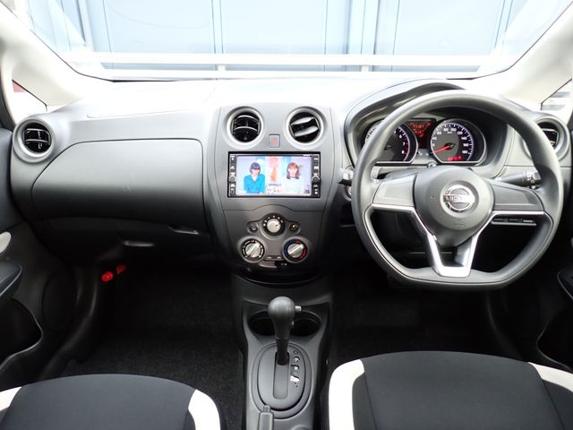 Nissan NOTE 2018-10 6890-1