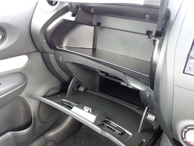 Nissan NOTE 2018-10 6890-12