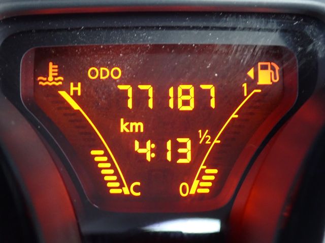 Nissan NOTE 2018-10 6890-7