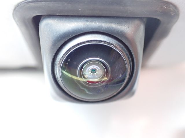 Nissan NOTE 2018-10 6890-21