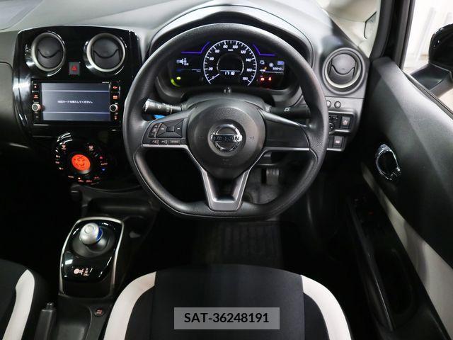 Nissan NOTE 2017-12 279842-9
