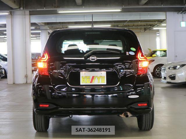 Nissan NOTE 2017-12 279842-5