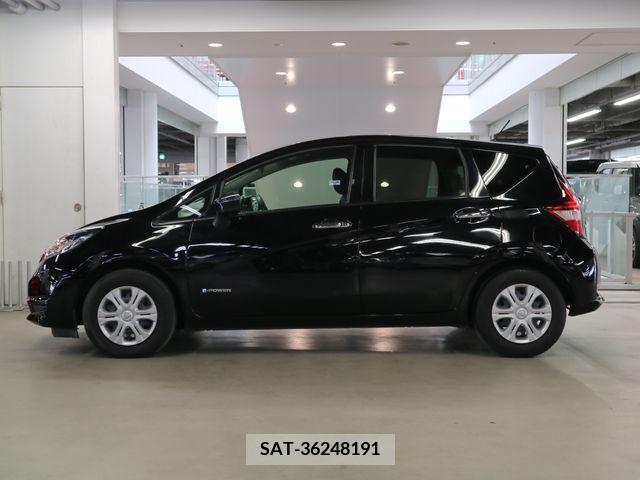 Nissan NOTE 2017-12 279842-8
