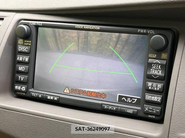 Toyota ISIS 2006-06 247534-4
