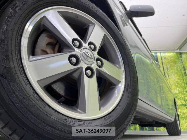 Toyota ISIS 2006-06 247534-13