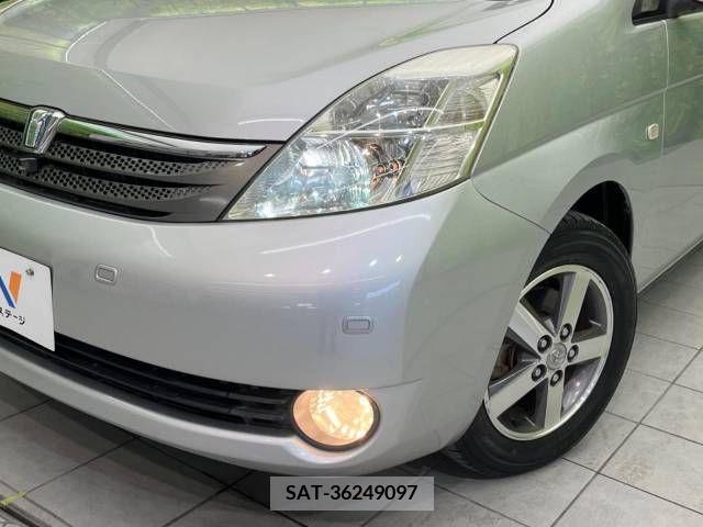 Toyota ISIS 2006-06 247534-12