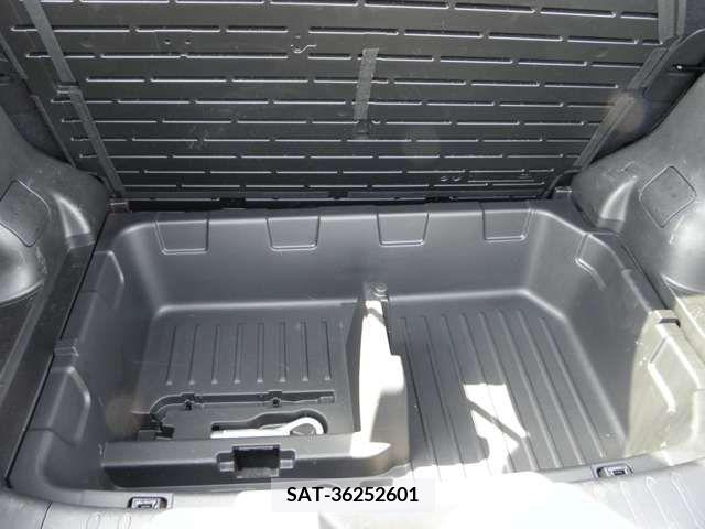 Nissan JUKE 2012-01 373467-9