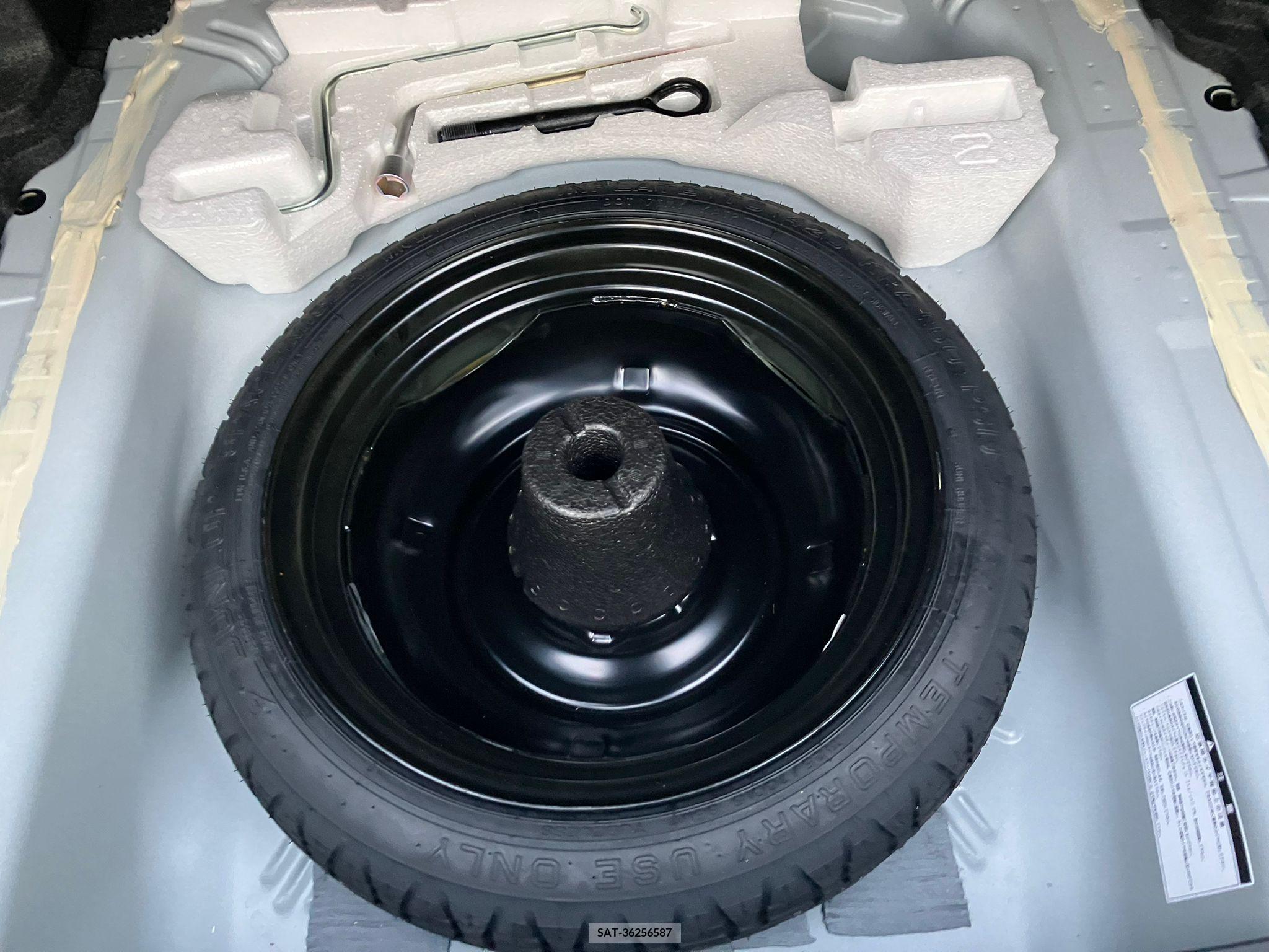 Toyota COROLLA AXIO 2017-03 258290-16