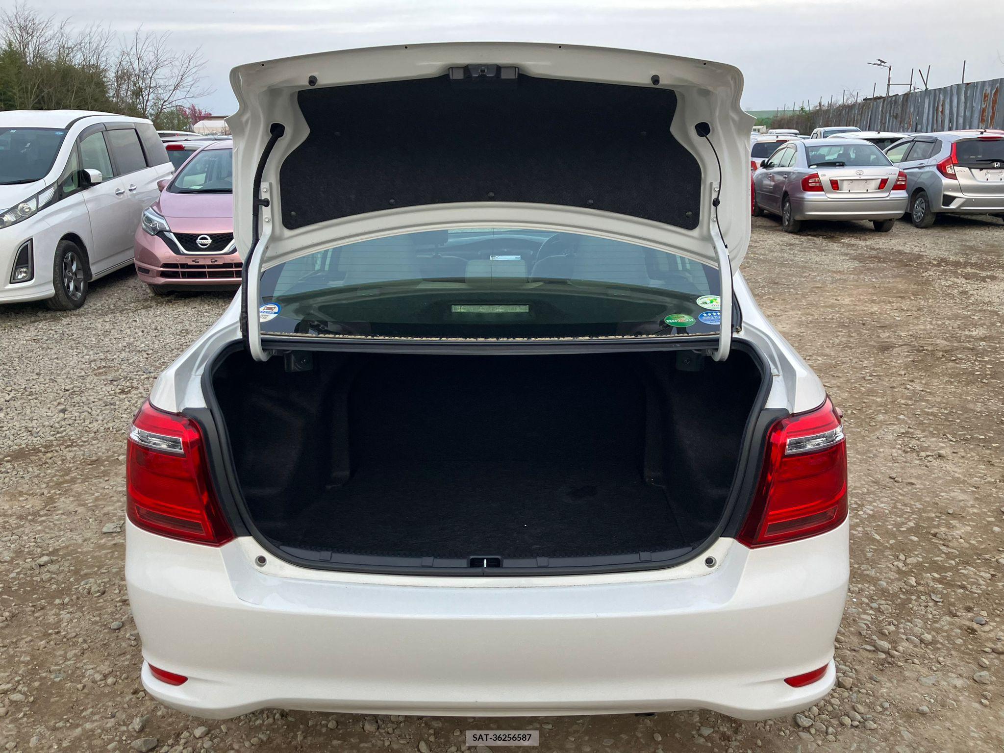 Toyota COROLLA AXIO 2017-03 258290-18