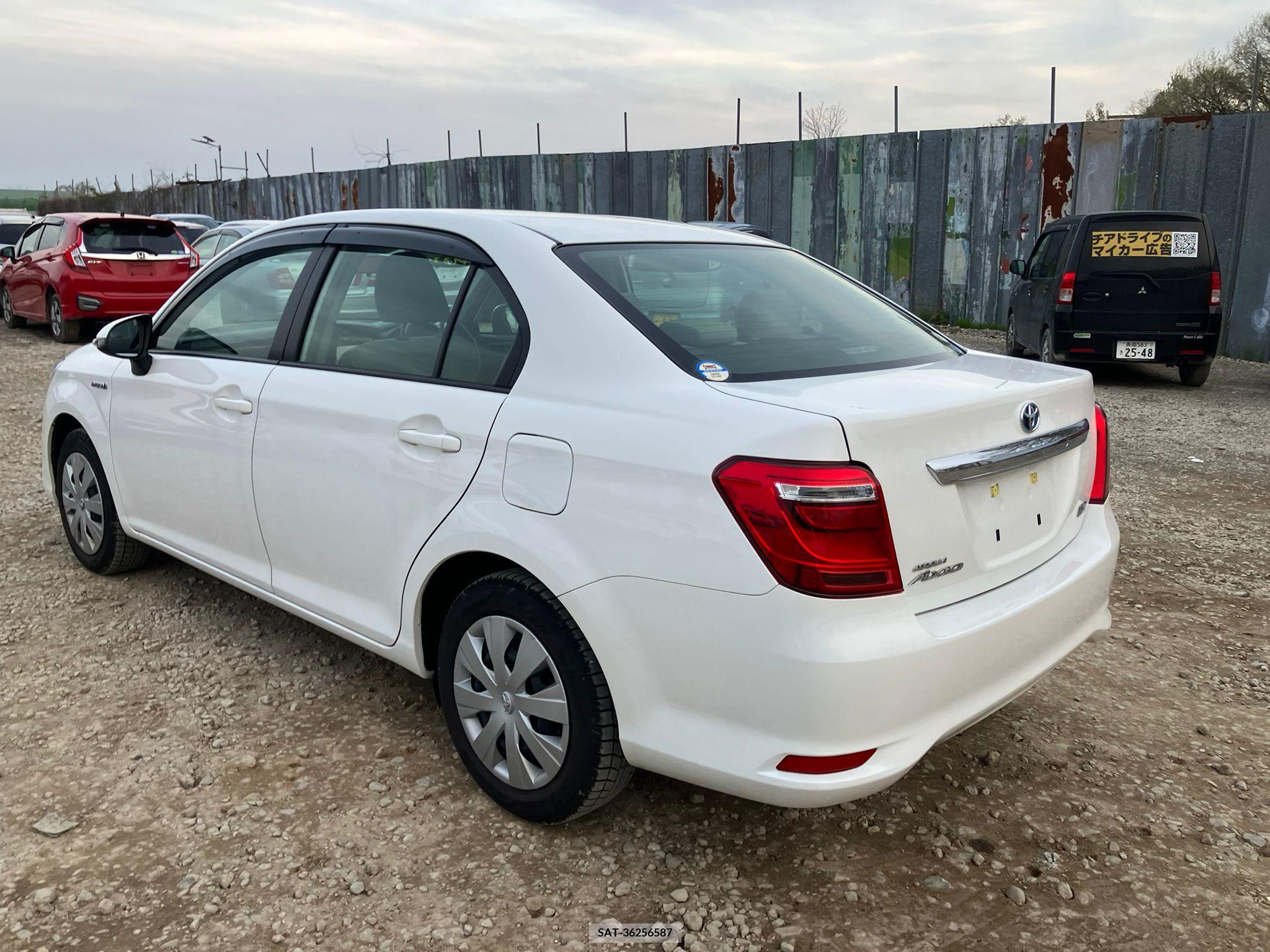 Toyota COROLLA AXIO 2017-03 258290-2