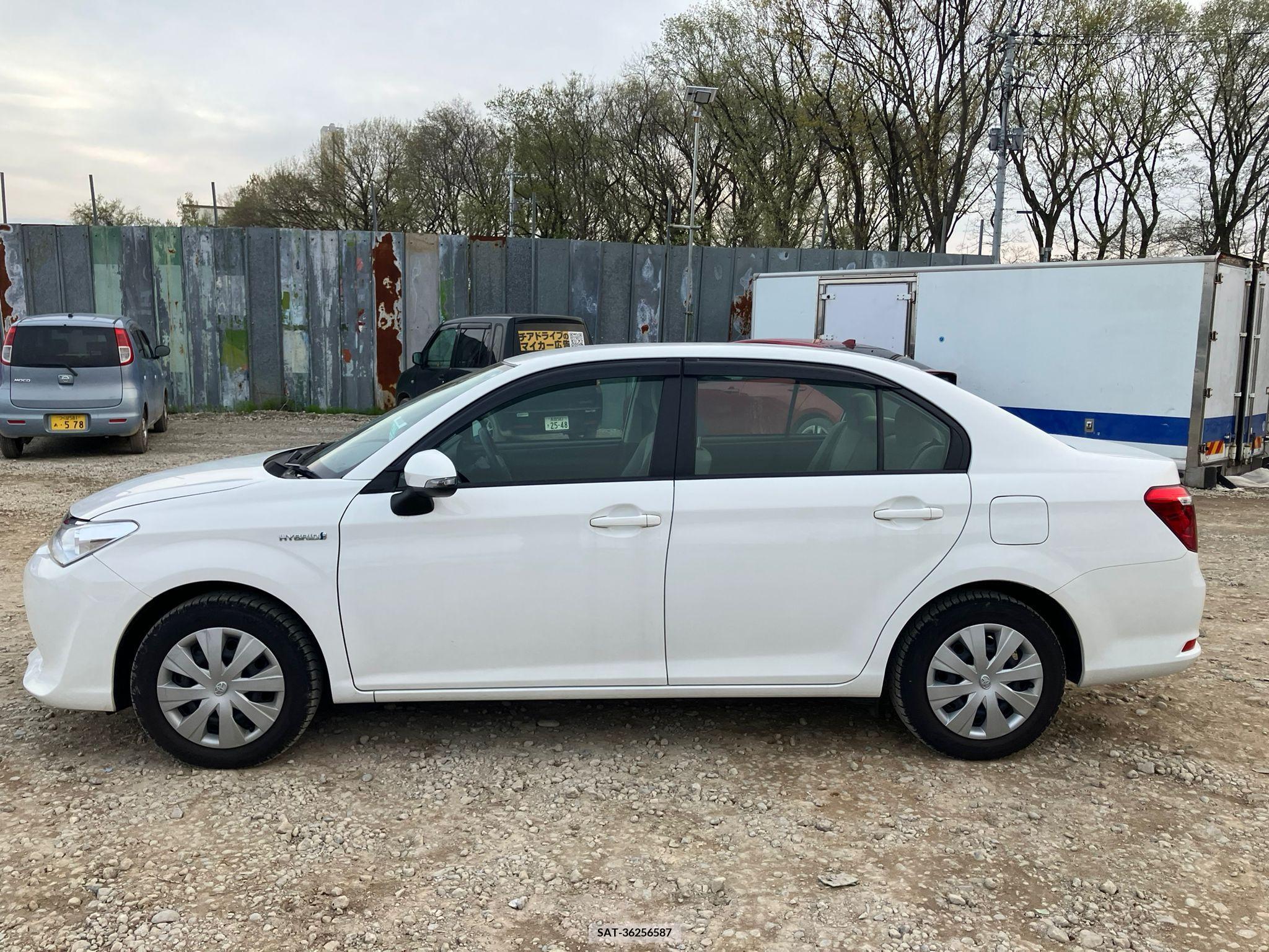 Toyota COROLLA AXIO 2017-03 258290-5