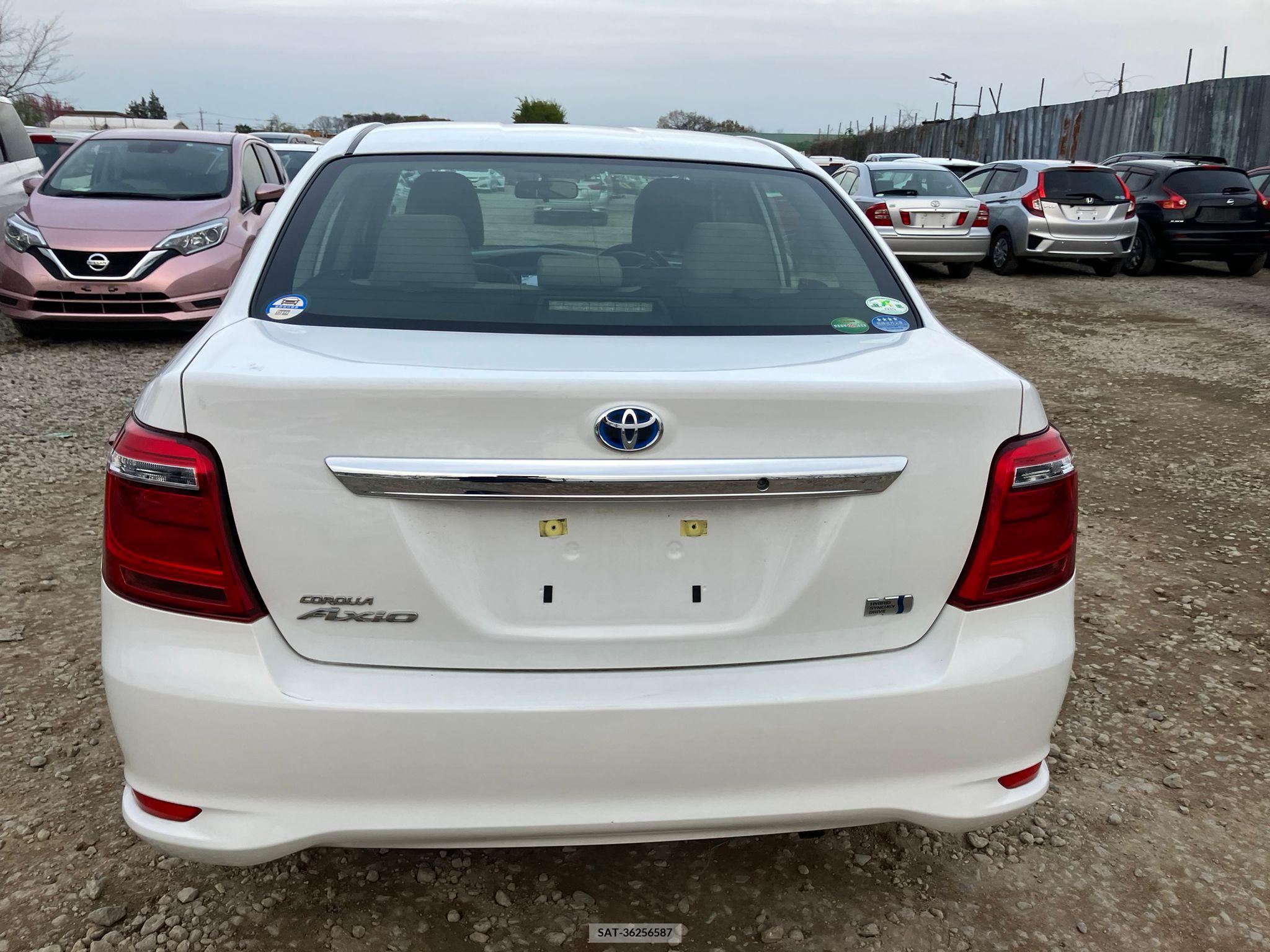 Toyota COROLLA AXIO 2017-03 258290-6
