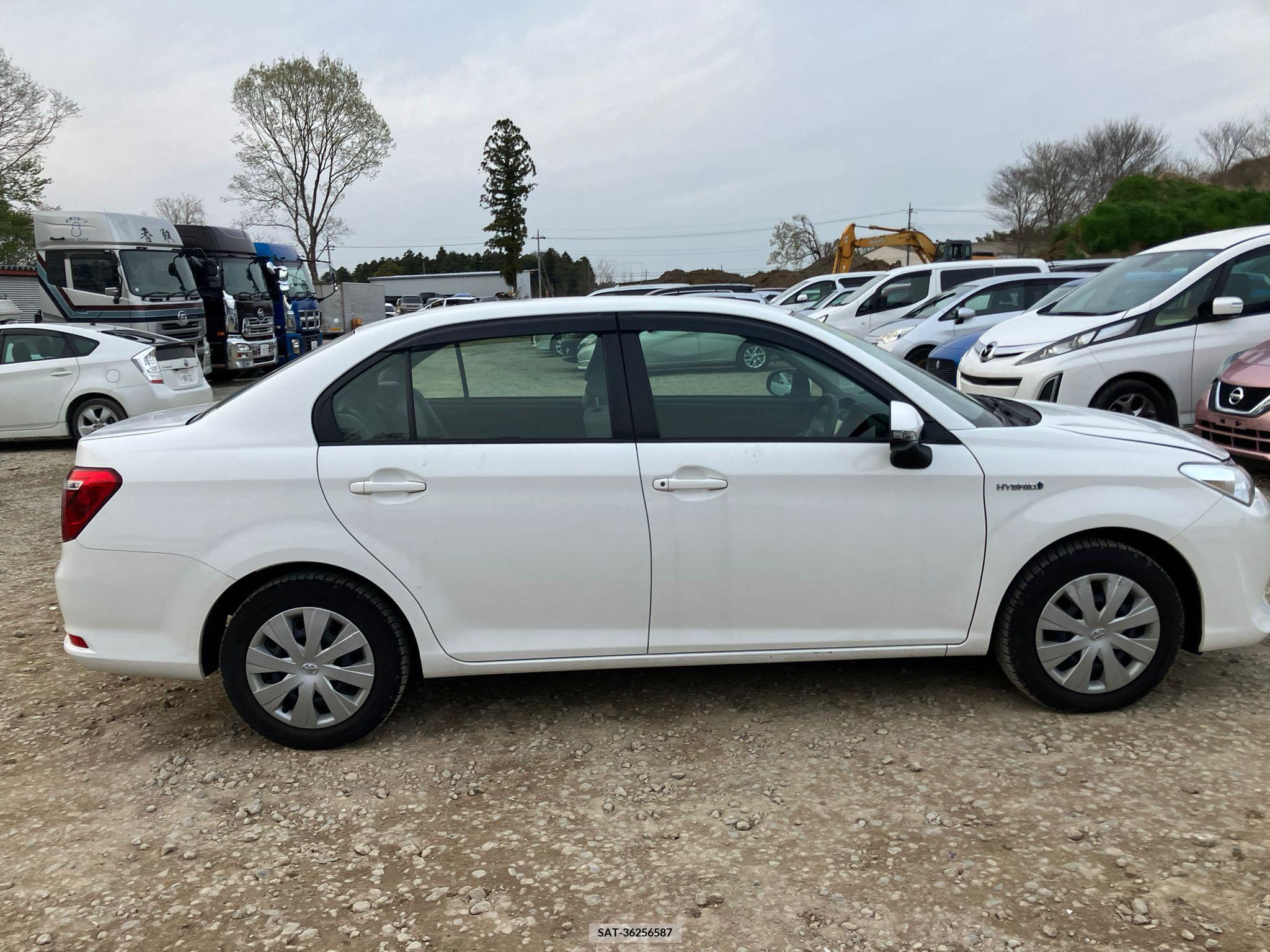 Toyota COROLLA AXIO 2017-03 258290-7