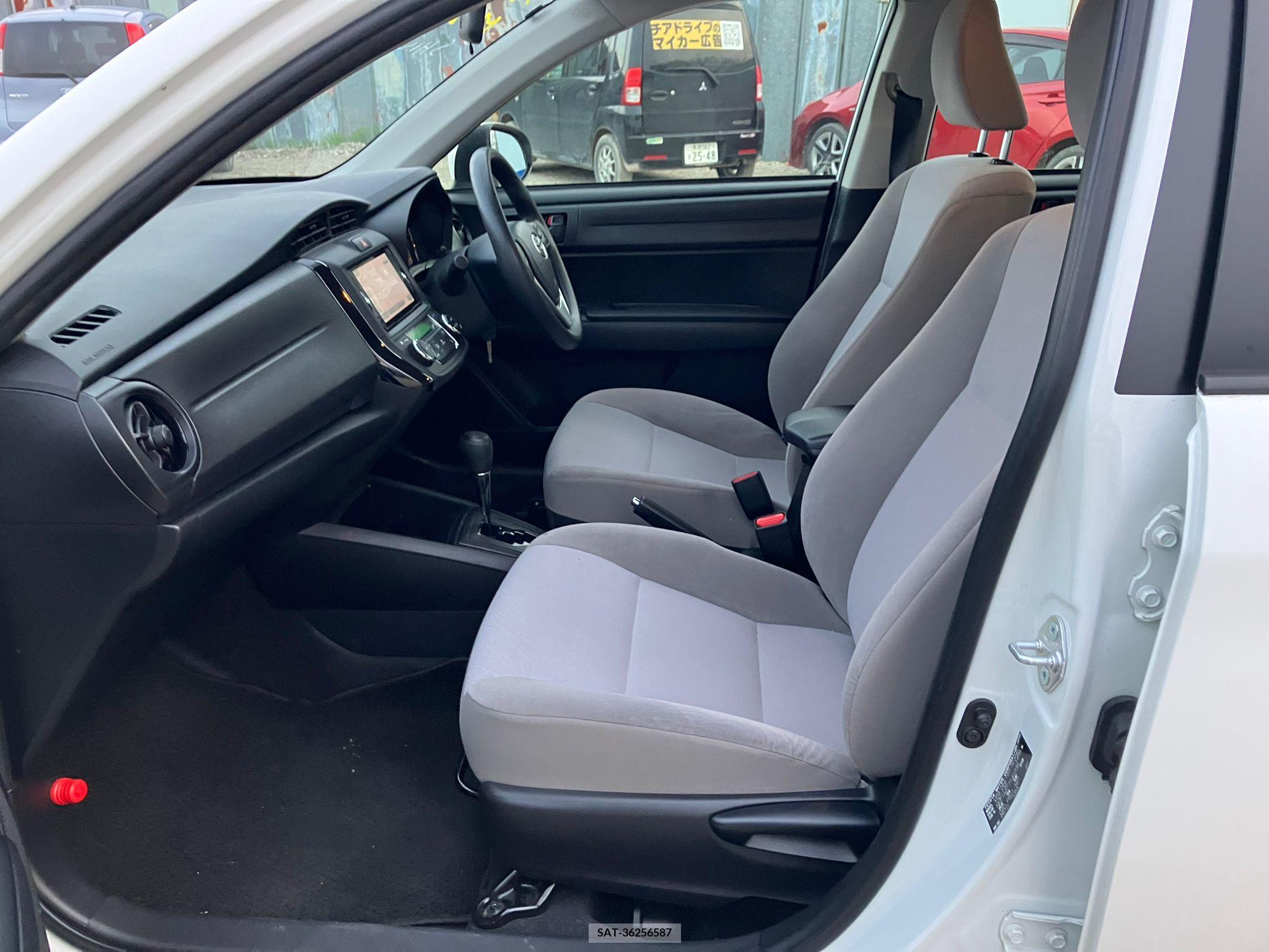 Toyota COROLLA AXIO 2017-03 258290-9