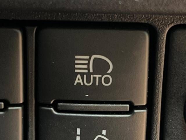Toyota ESQUIRE 2018-03 23247-6