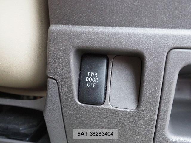 Toyota SIENTA 2011-09 285132-9