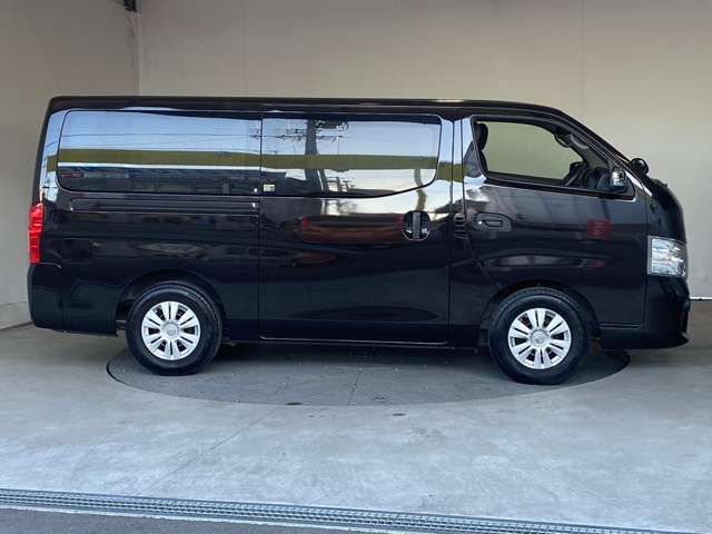 Nissan NV350 Caravan 2018-08 181466-9