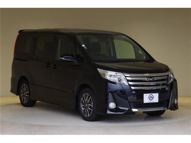 Toyota NOAH 2014-10 7930-23