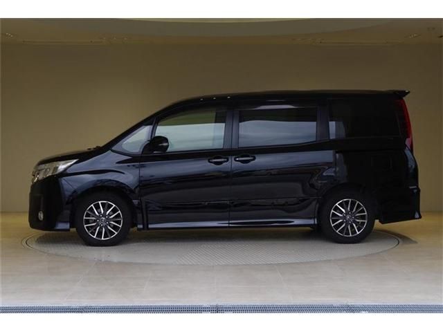 Toyota NOAH 2014-10 7930-19